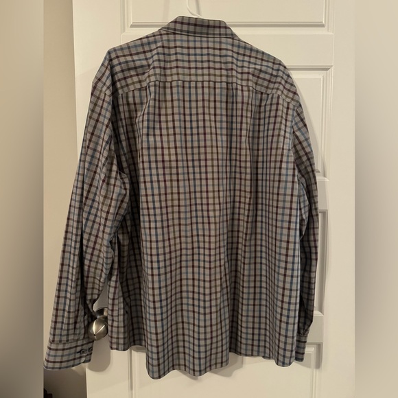 Untuckit men’s dress shirt - Picture 2 of 3